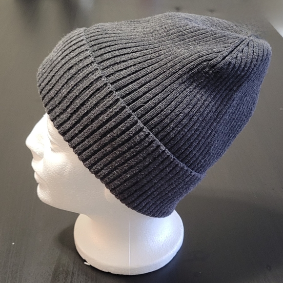 Ribbed knit beanie hat - Picture 2 of 9